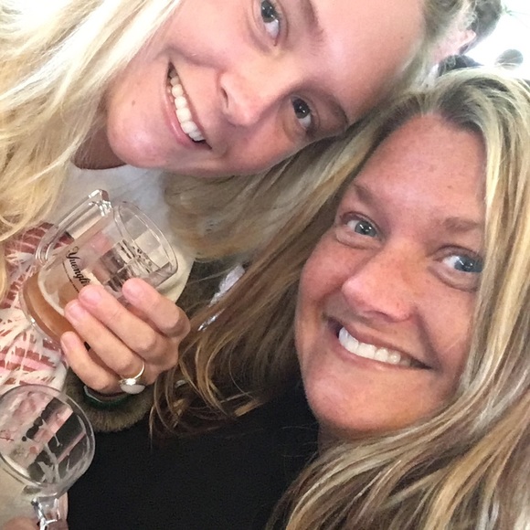 Meet your Posher, Debbie - Picture 7 of 8